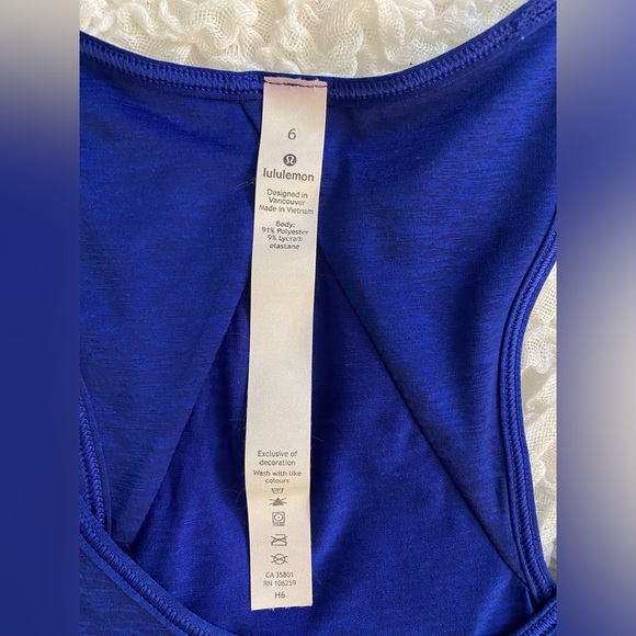 Lululemon Essential Athletic Tank Top - US 6 - Picture 2 of 8